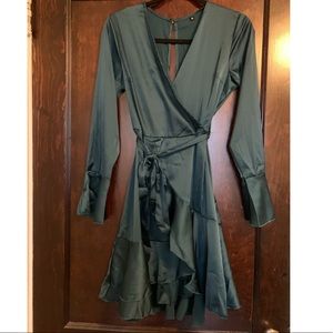 V Neck Ruffle Long Sleeve Dress